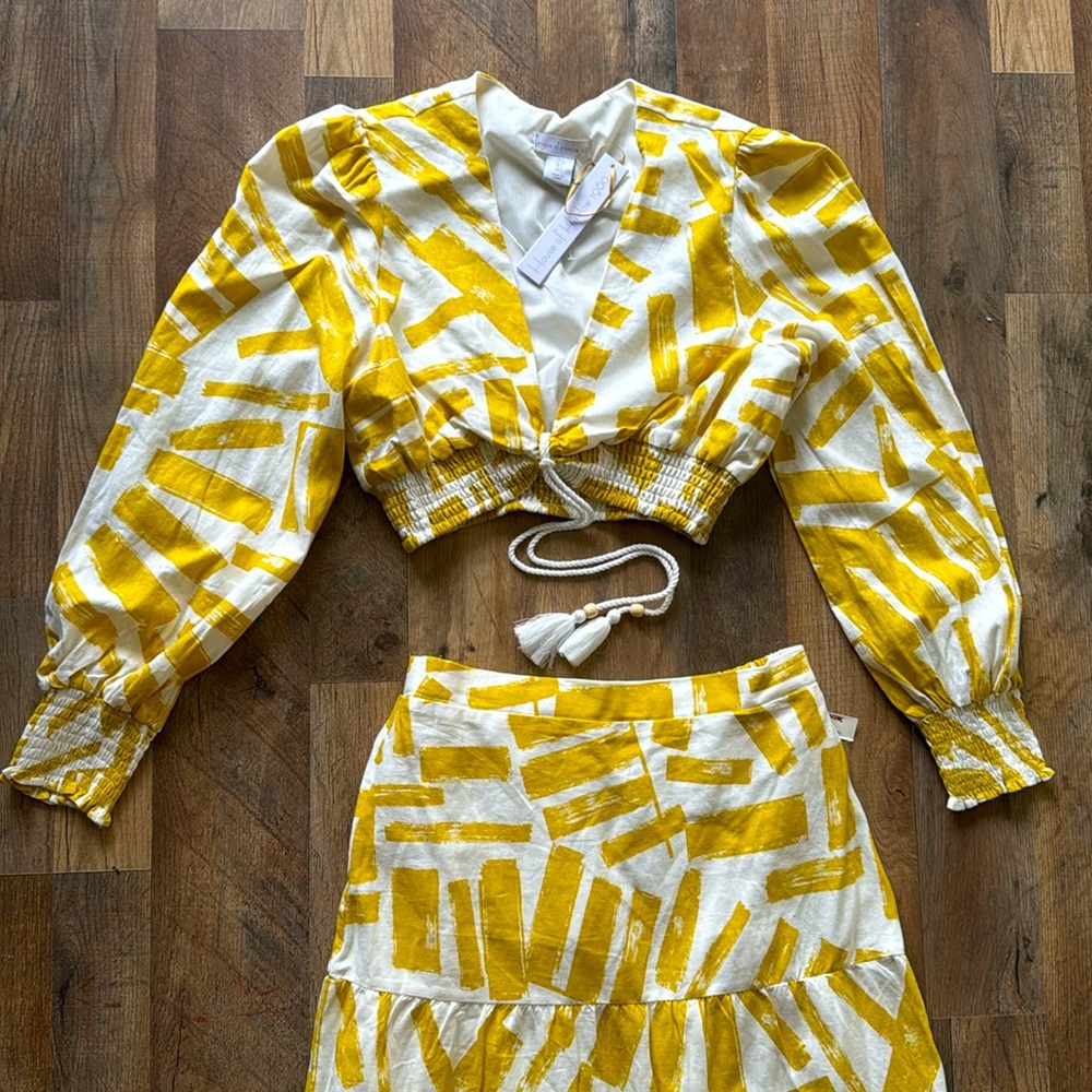 Size Small - 2 piece set by House of Harlow